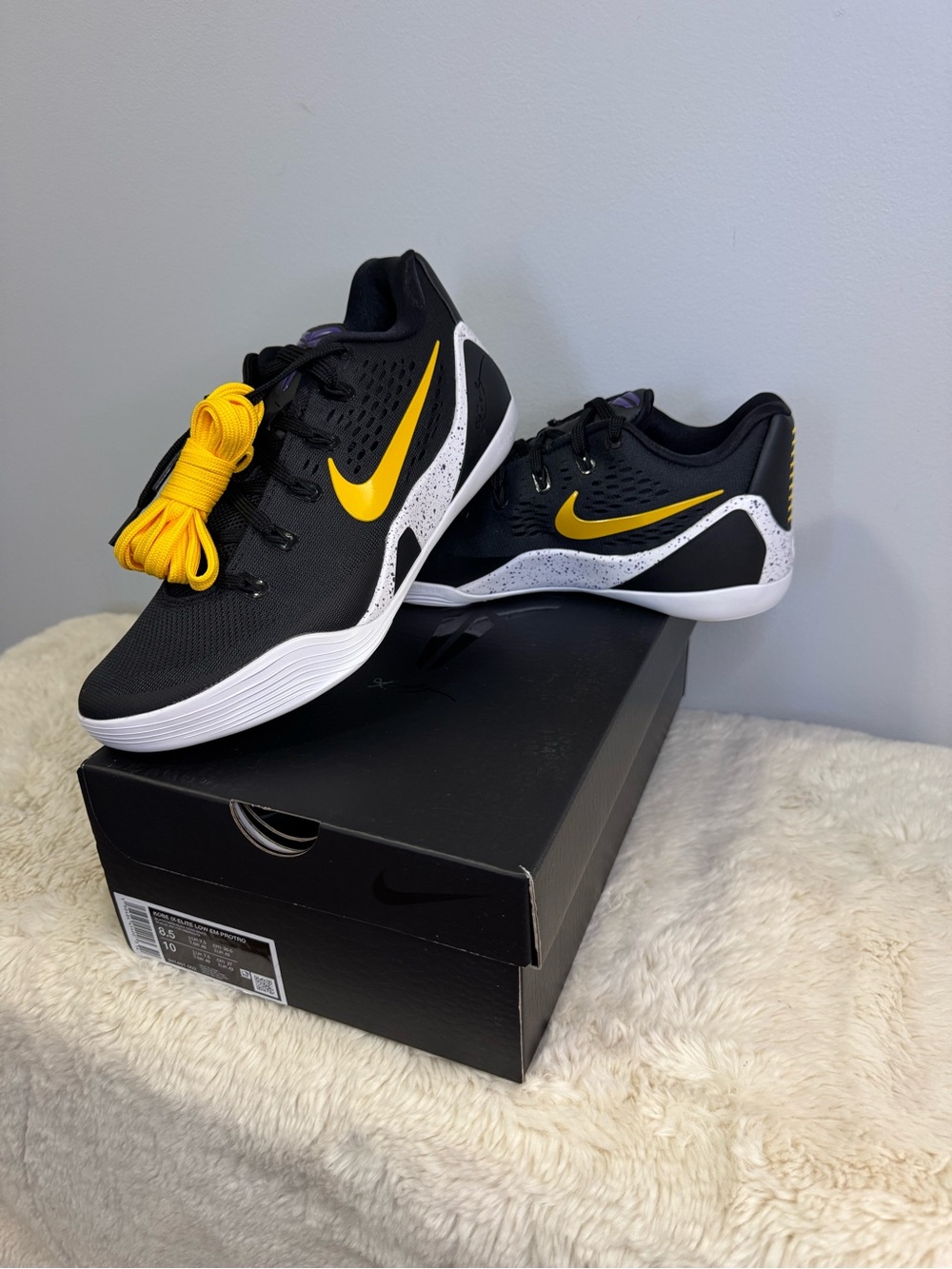 Nike Kobe 9 EM Protro TB Lakers Away Black/Univ Gold/White IH1401-002